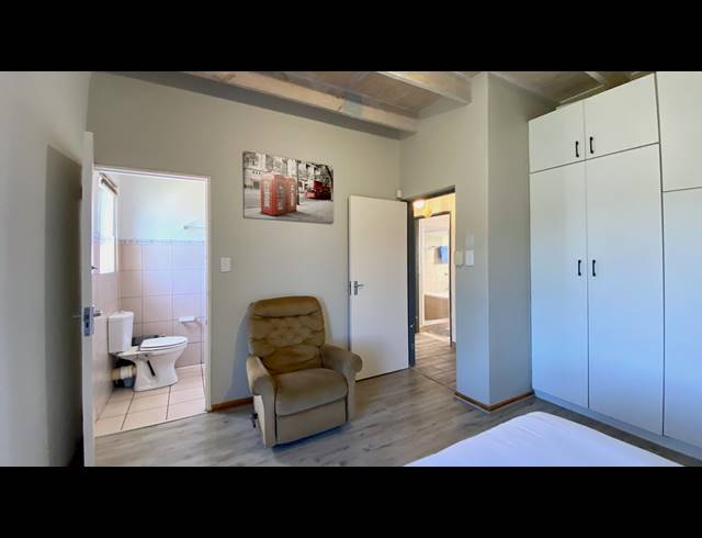 3 BEDROOM HOUSE FOR SALE IN GOLDEN MILE